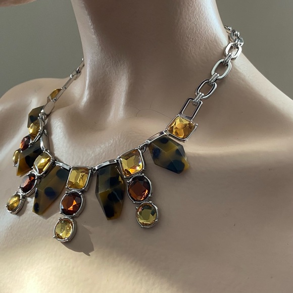 Lia Sophia women animal print amber colour cut crystal, signed necklace. Used. - Picture 4 of 12
